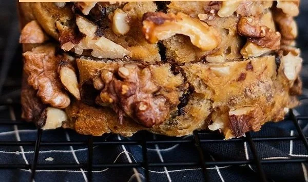 Veganes, saftiges Bananenbrot